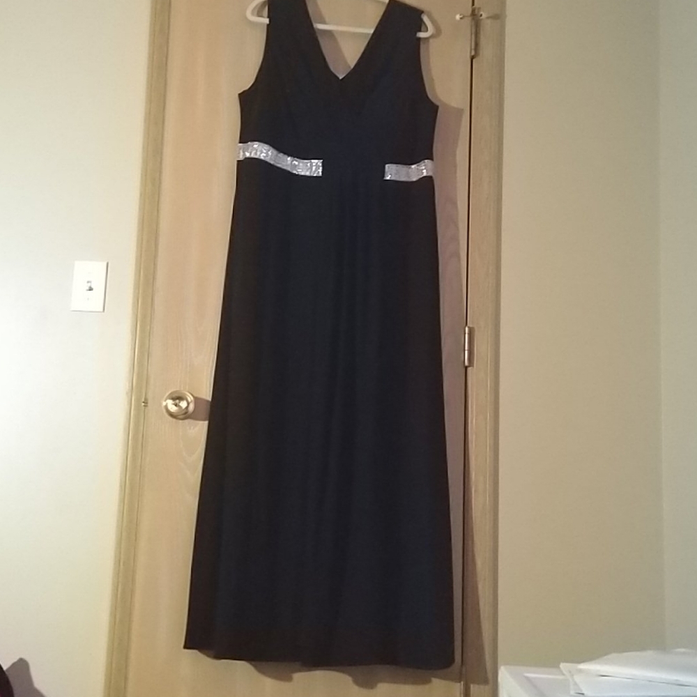 Formal Floor Length Gown/Dress
